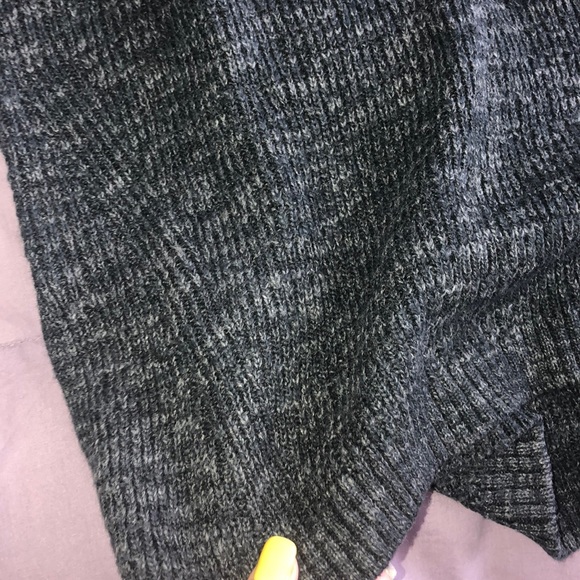 Hollister Sweater - Picture 3 of 5